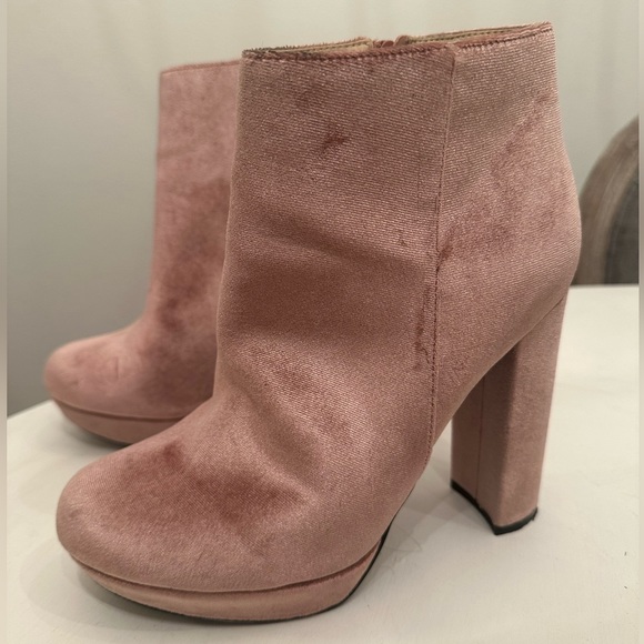 Charolette Russe Pink Velvet Heel Booties/Boots Size 8 - Picture 4 of 5